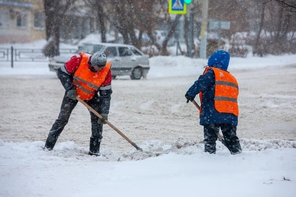     Республика уже неделю борется с последствиями снегопадов Сергей ГРАЧЕВ