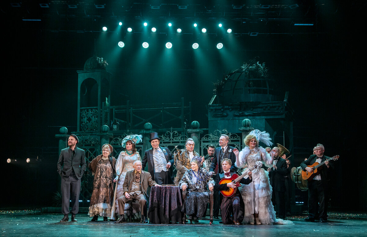 "Волки и овцы". Фото представлено театром Моссовета