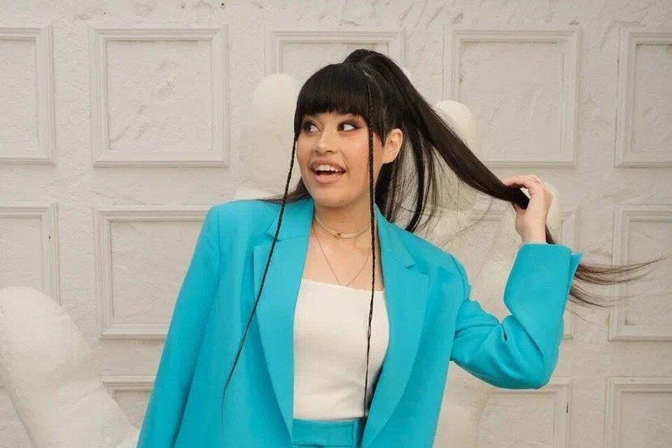     Диана Анкудинова особенно трепетно относится к военным песням. Фото: предоставлено "КП-Самара"