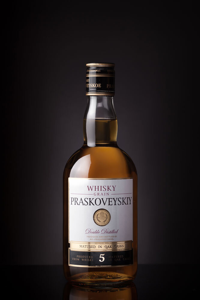 Не гарантируем что именно такой виски подарили Лаврову С.В. но на сайте Прасковейского завода другого виски нет