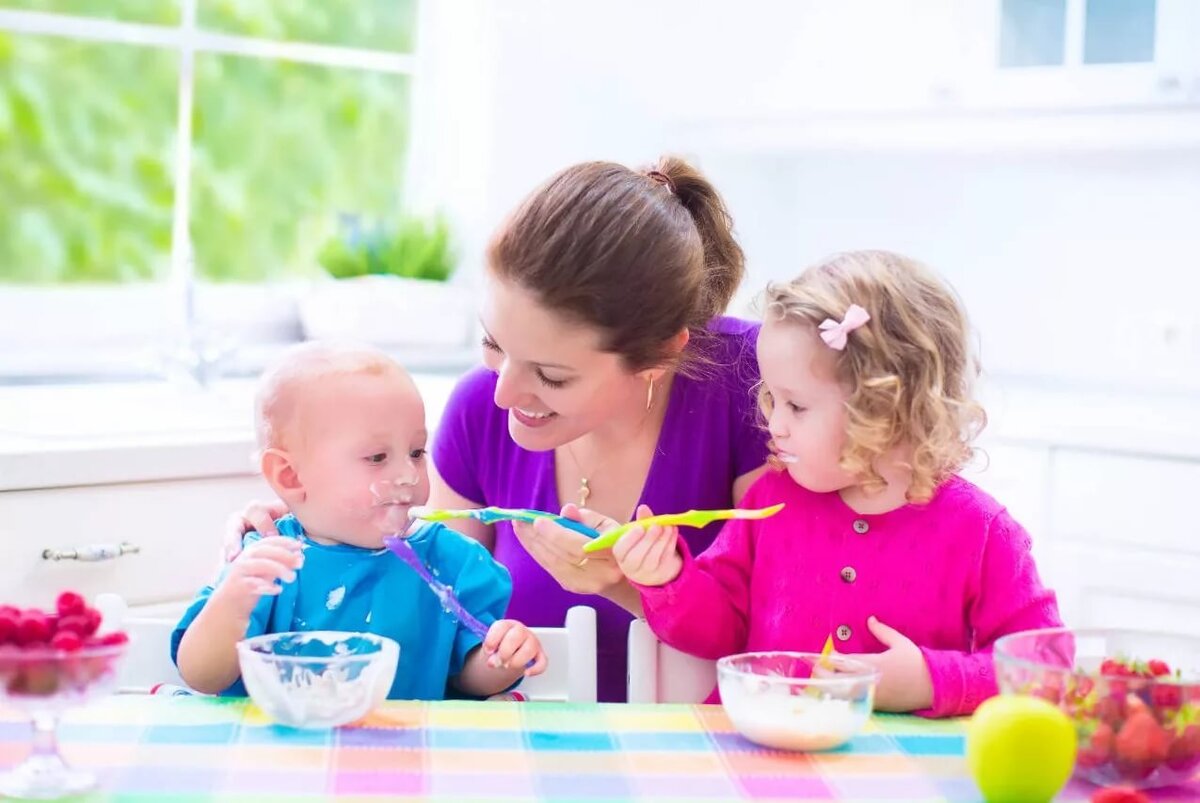 Няня с детьми