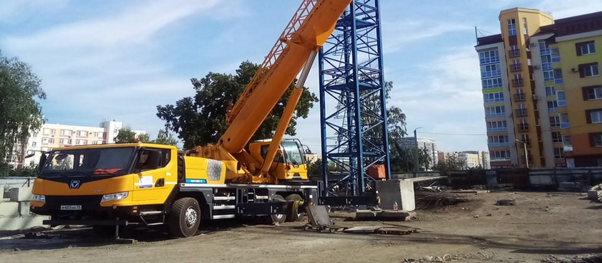 Фото: Китайский автокран грузоподъёмностью 30 тонн