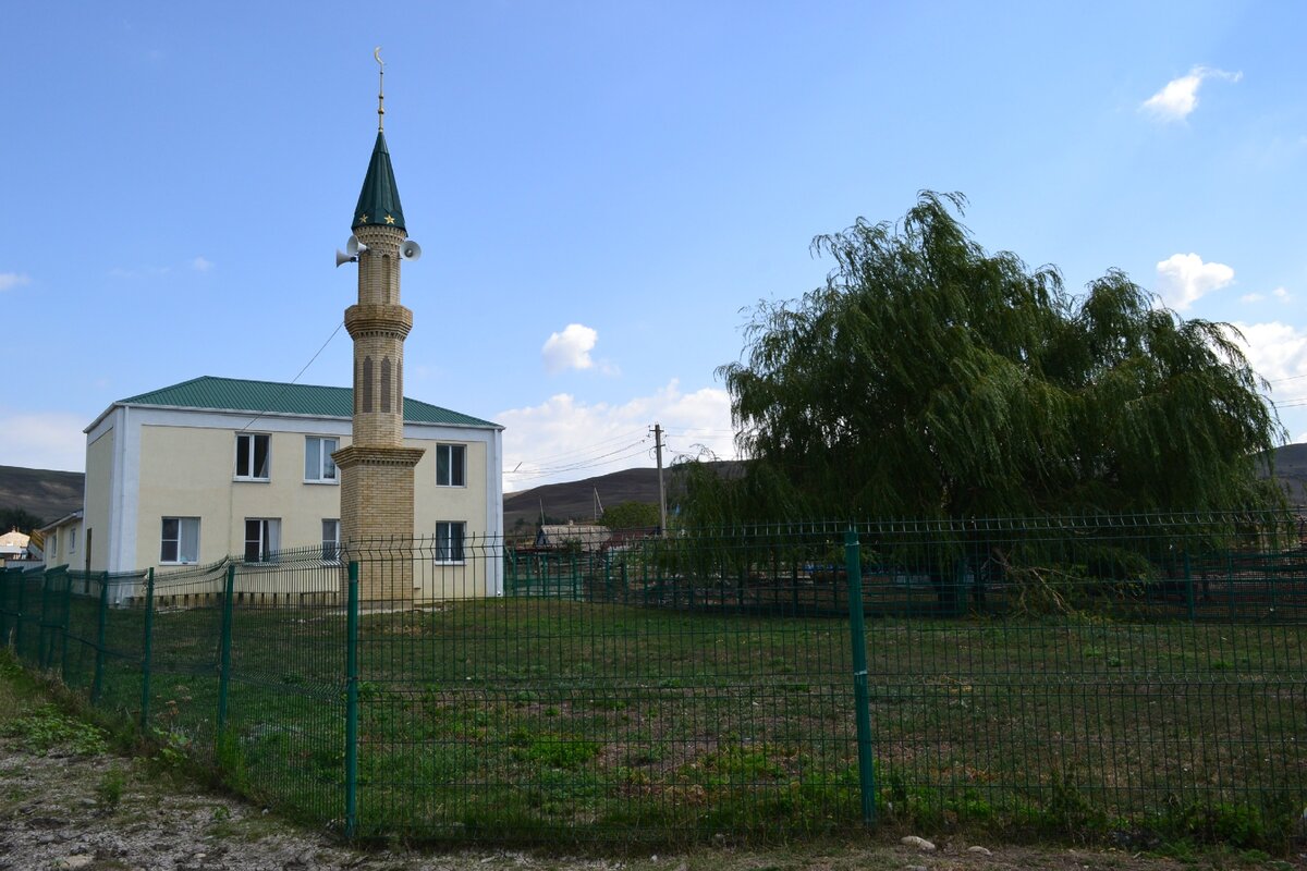 Поселок кавказский прикубанский район карачаево-черкесии. Школа кчр. Кчр село мичуринское школа. Мичуринский кчр. Мичуринский кчр.