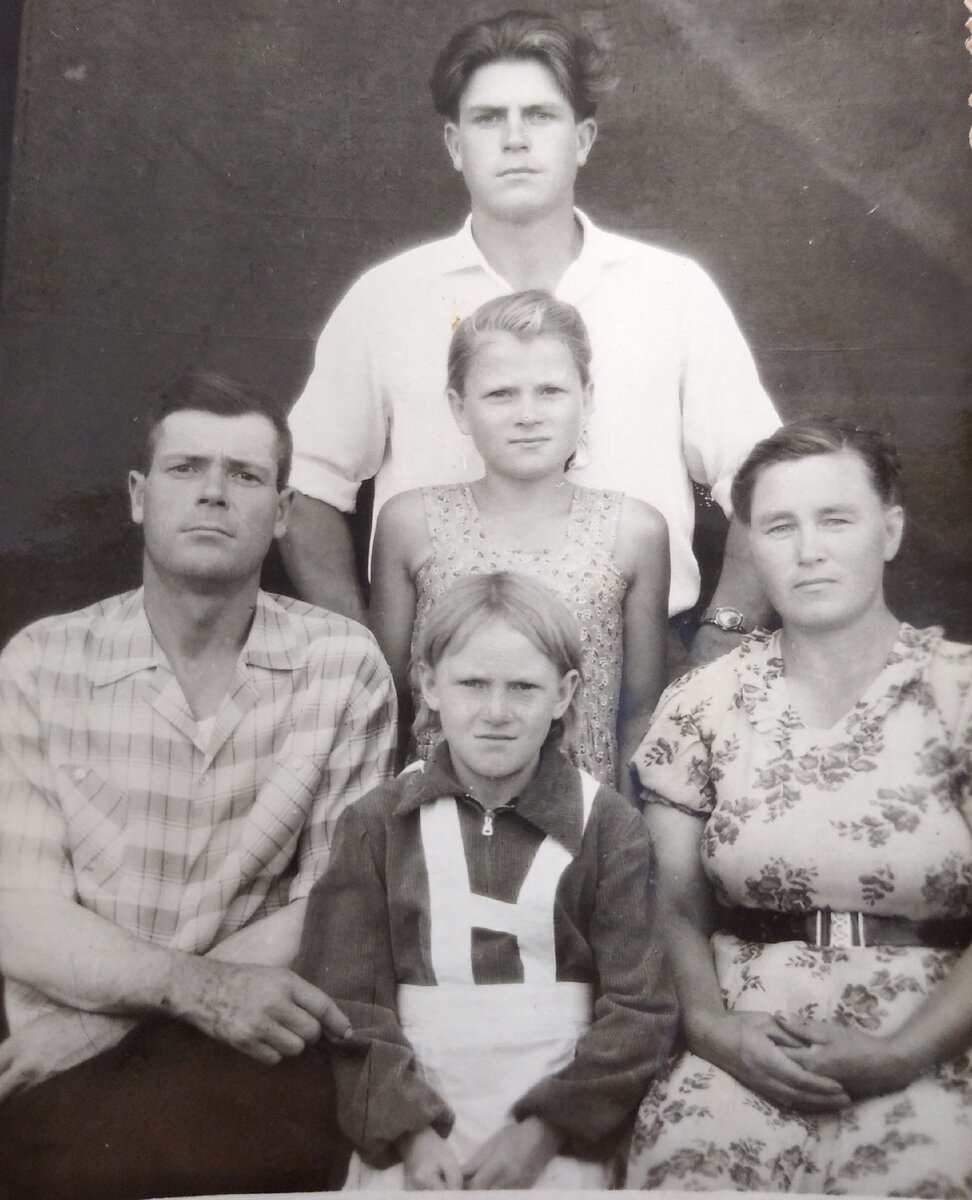 Вернувшись с фронта Константин Степанович Турнов создал большую дружную семью