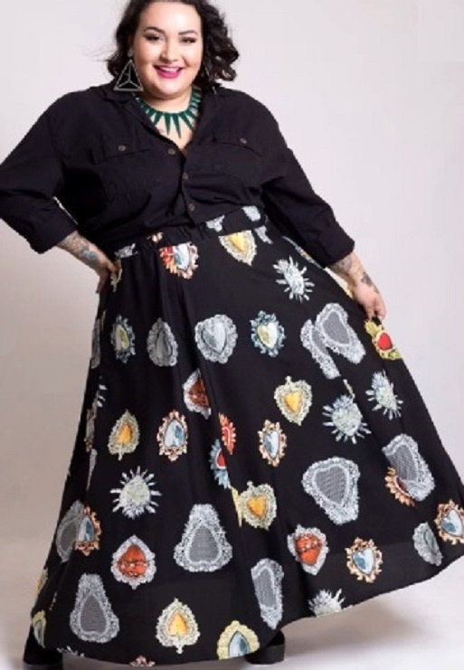 Летняя юбка может быть и пестрой, только нужно продумать, какой к ней выбрать "верх" Яндекс-фото