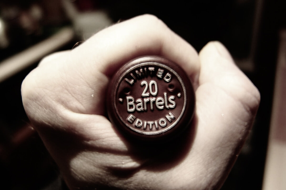 По легенде название старшей линейки вин Cono Sur сложилось от количества изначально изготавливаемого продукта в размере собственно 20 бочек...