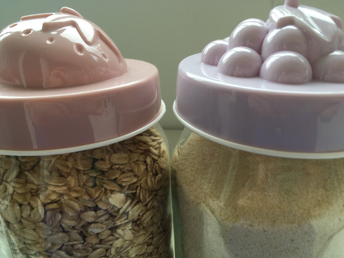 Эти баночки - ужасно симпатичные) Купила их в обыкновенной Пятёрочке. Есть ещё вариант с зелёным яблочком