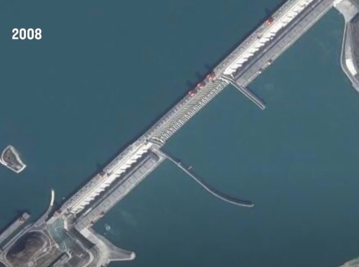 Спутниковое фото плотины 2008 года. Источник: Google Earth