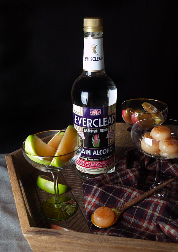 Крепко выпивал. Ликер Everclear | крепость 95%. Алкогольный напиток Everclear. Эверклир алкоголь. Самый крепкий алкоголь Everclear