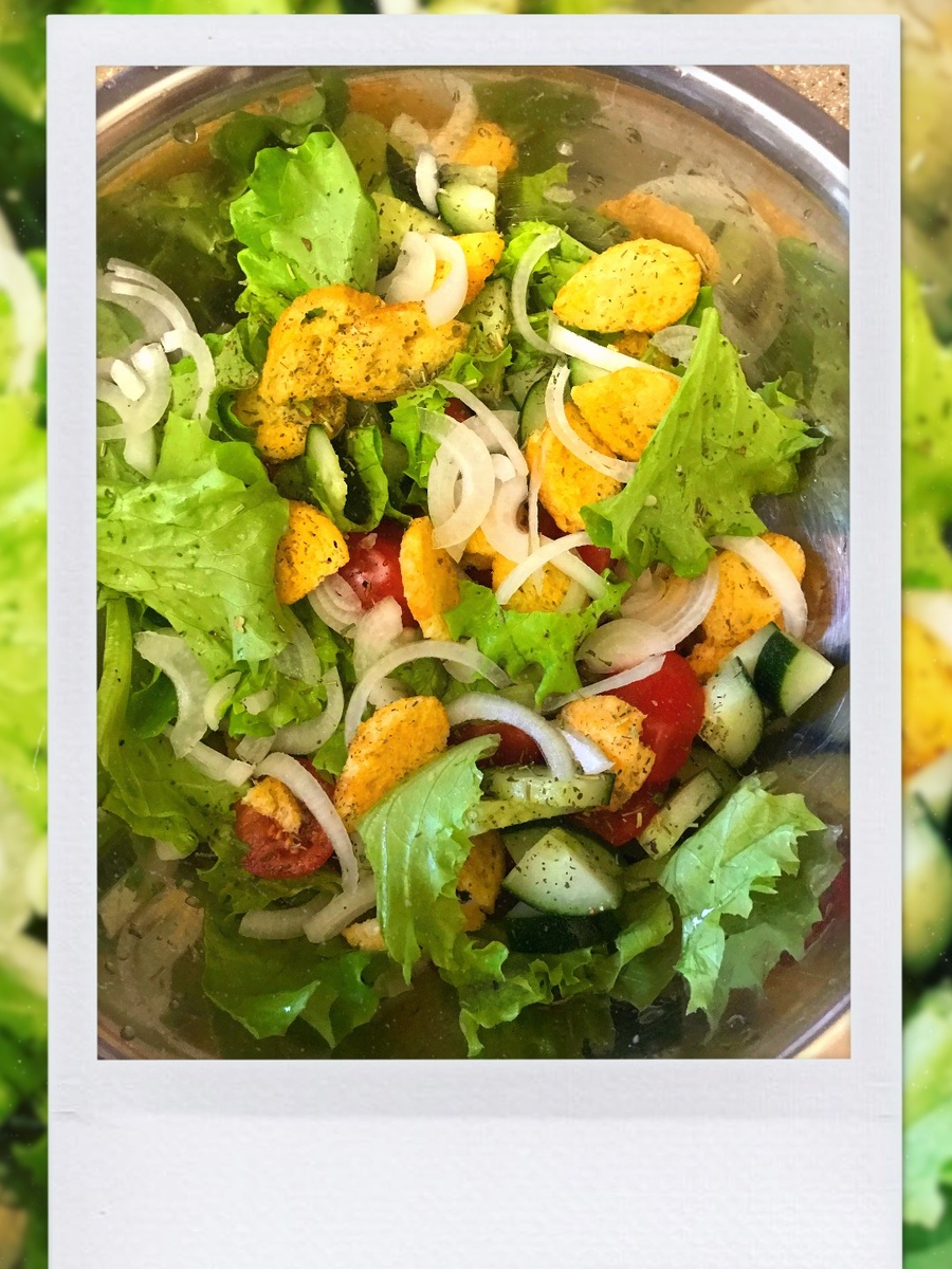 Салат с сухариками