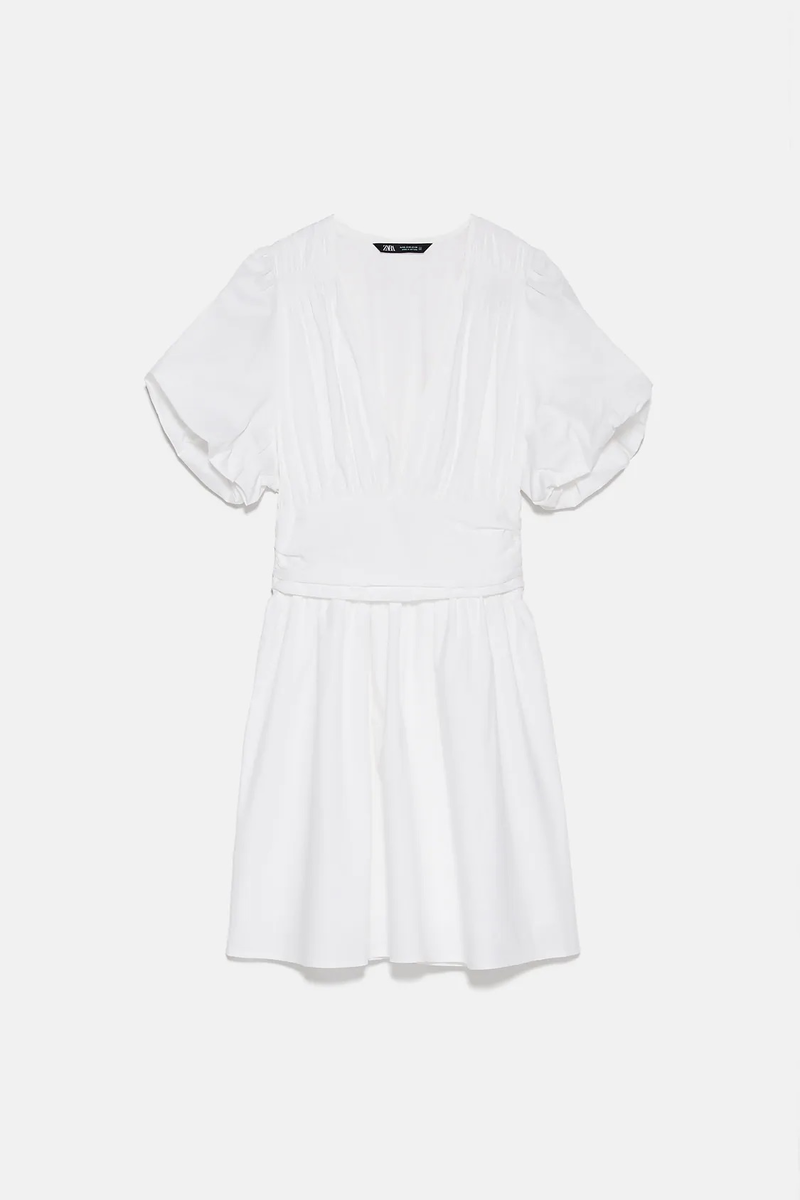 Его цена: 2 999 рублей.