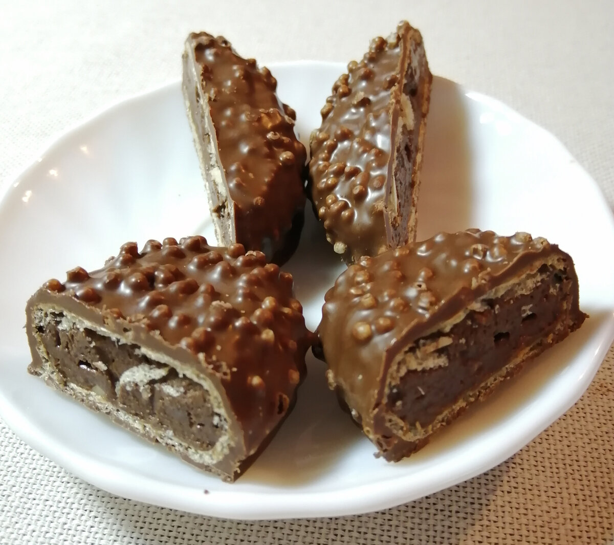 Шоколад с орехами