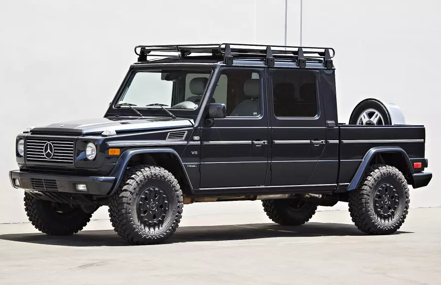 Mercedes-Benz G-Class - обновленная версия из 2002 на аукционе