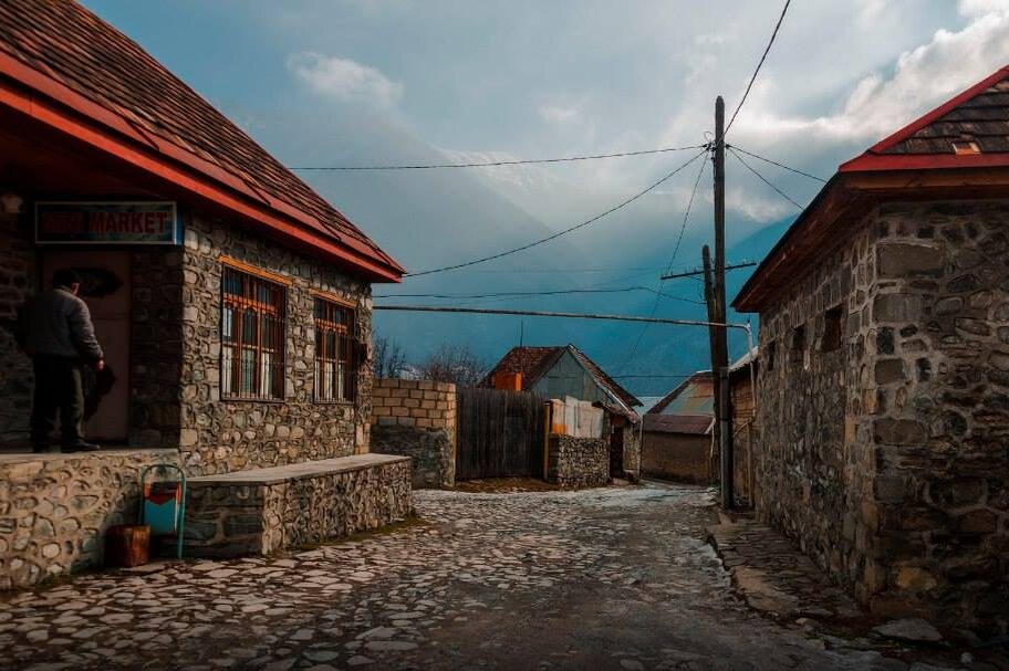 Дорога к церкви