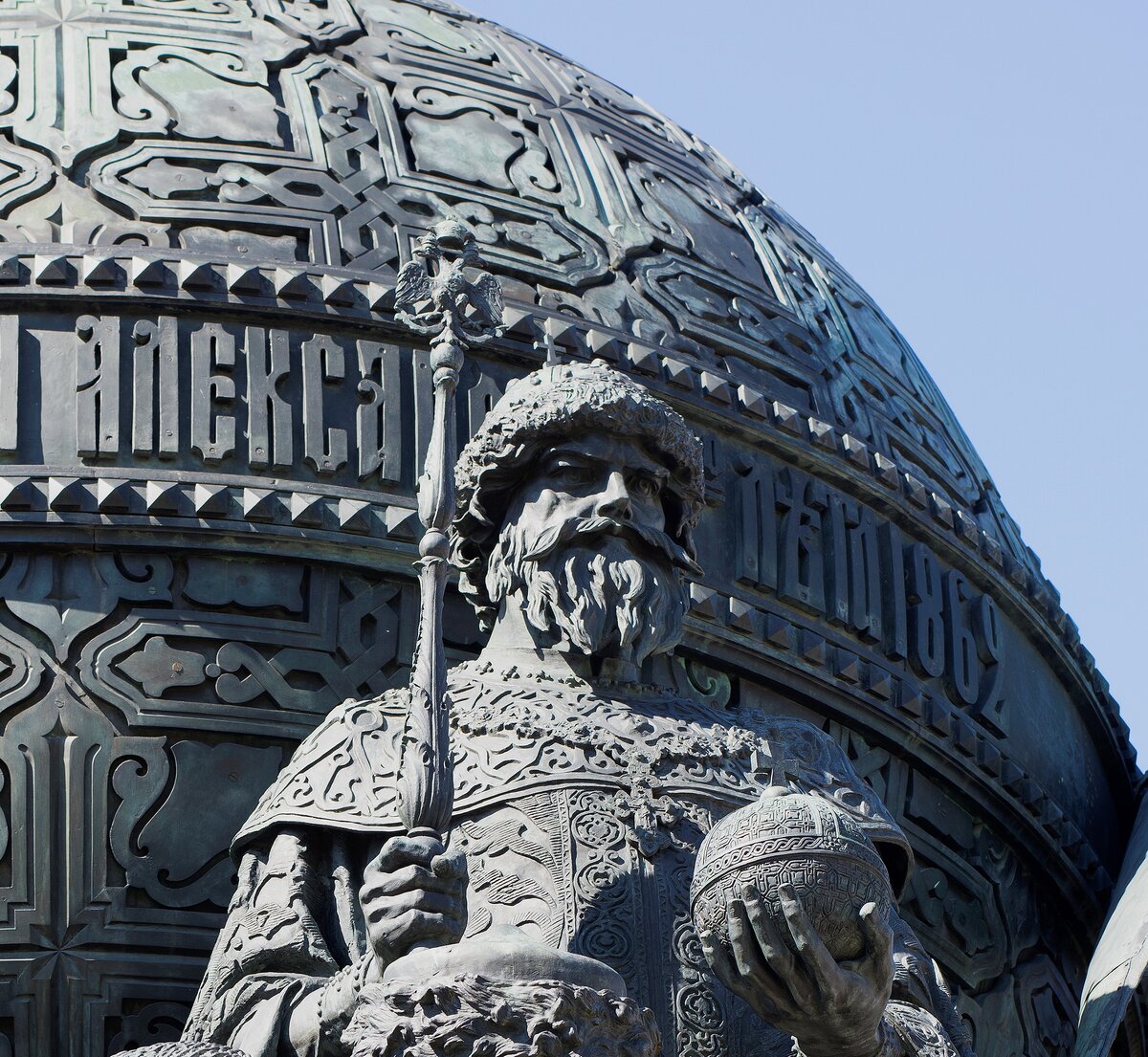 Иван III на памятнике Тысячелетию России. Источник: ru.depositphotos.com