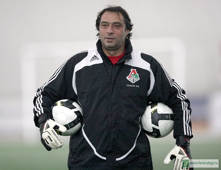 Заур Хапов - тренер по работе с вратарями московского "Локомотива"