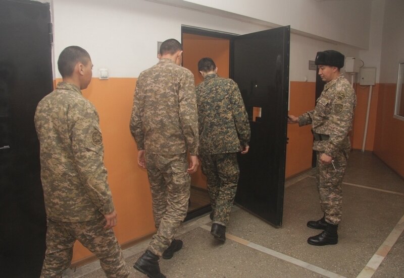 Солдат со всего Урала будут наказывать ссылкой в Челябинск. Условия — почти тюремные ФОТО