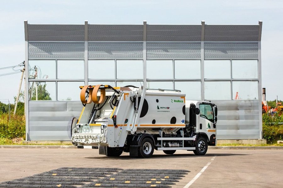 «Меркатор» выпустил новый компактный мусоровоз на среднетоннажном шасси
