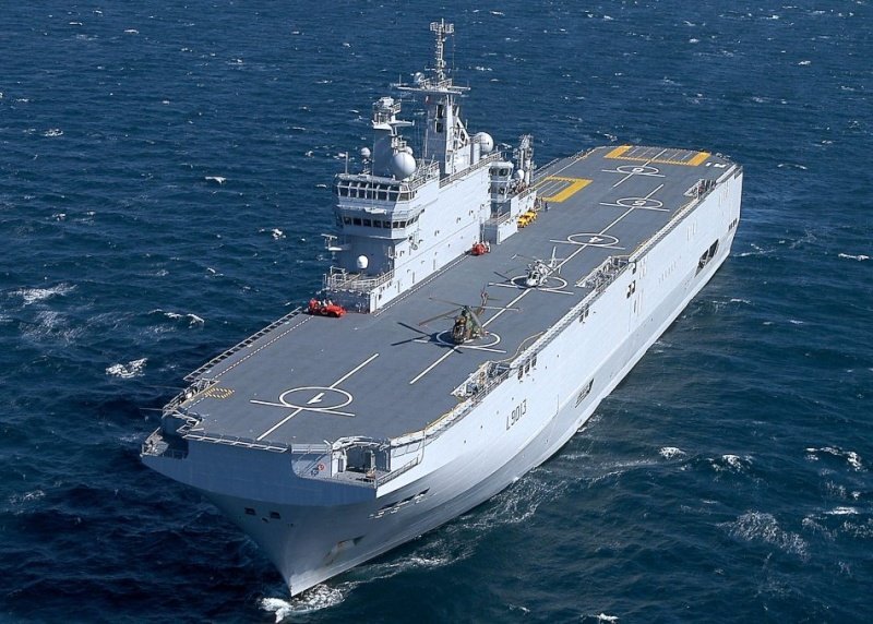 Французский Mistral. Источник: https://army-news.org/2013/01/minoborony-rossii-spotknulos-o-mistral/