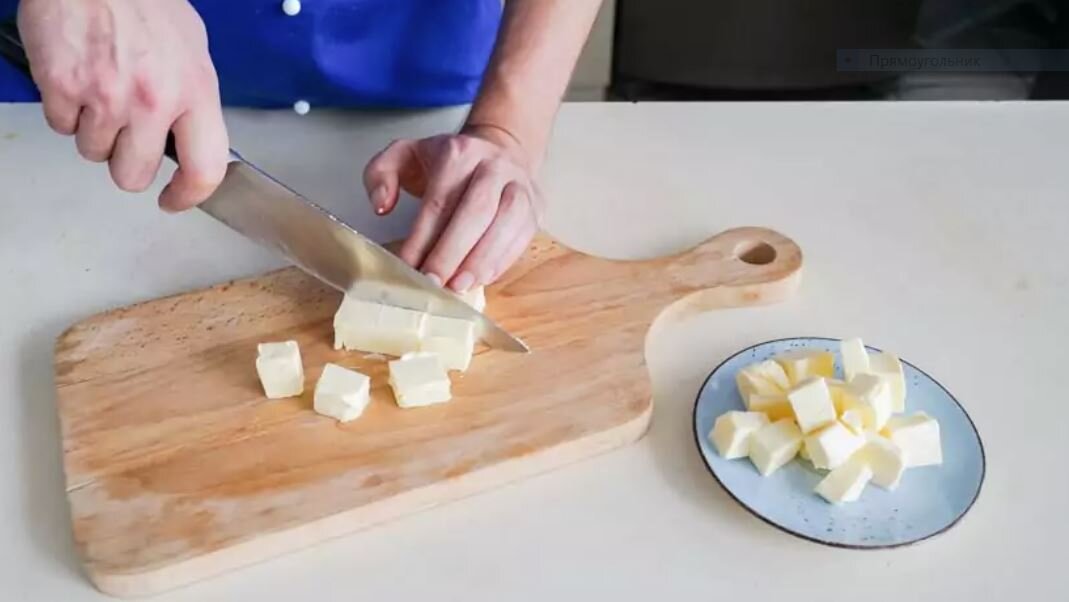 Я кладу тесто в пакет и через 15 минут получаю песочные печенья к чаю