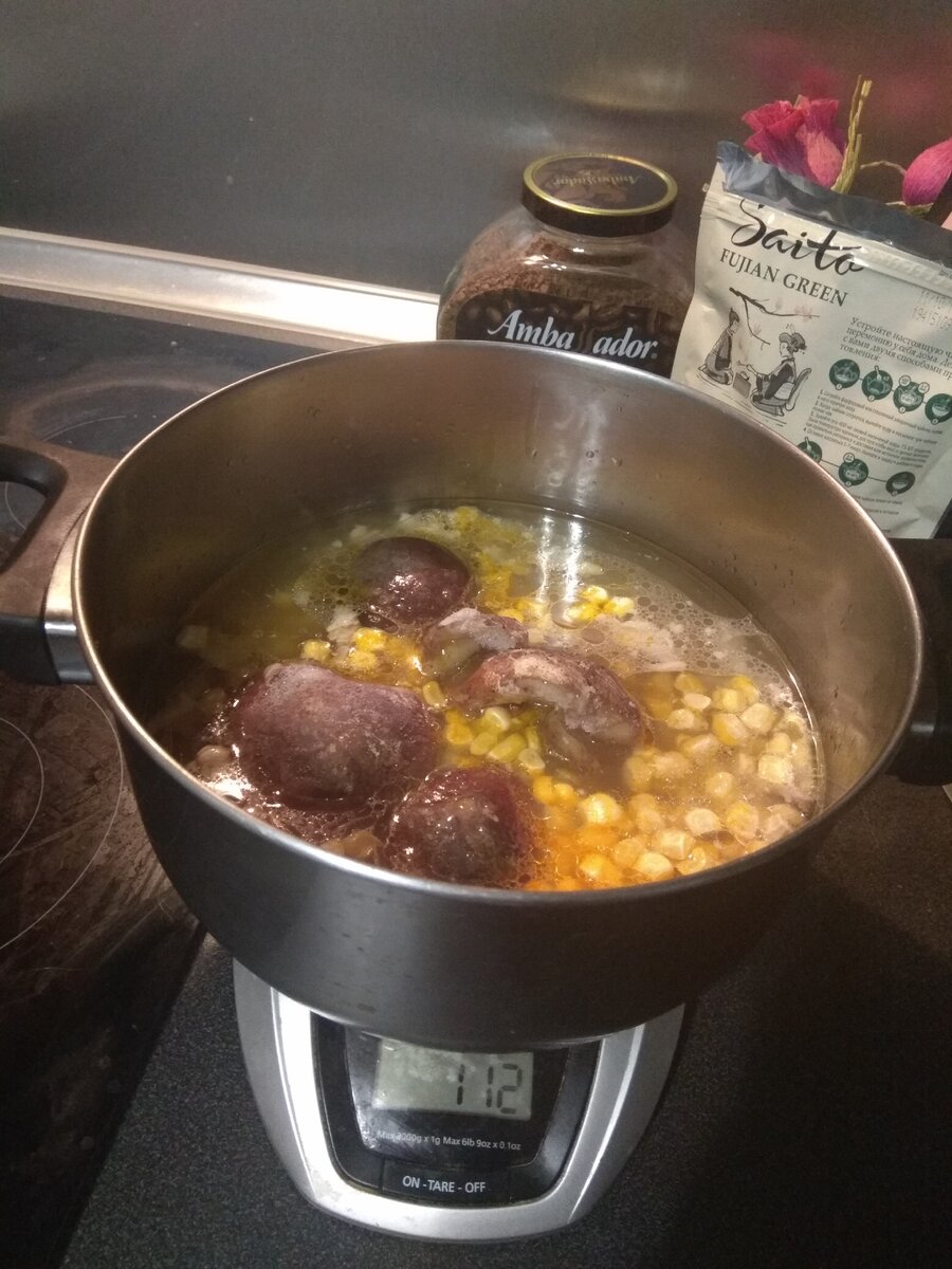 Бульон с кукурузой и шиитаке