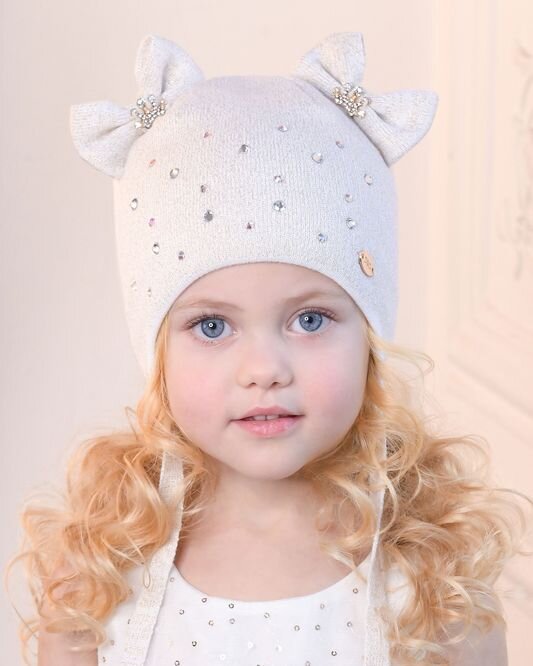 Весенняя шапочка для девочки