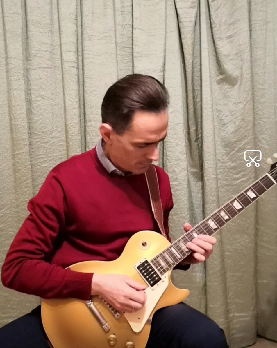 Электрогитарный инструментал в квартире? Легко! Ручка громкости позволяет не сильно тревожить соседей  ;-)