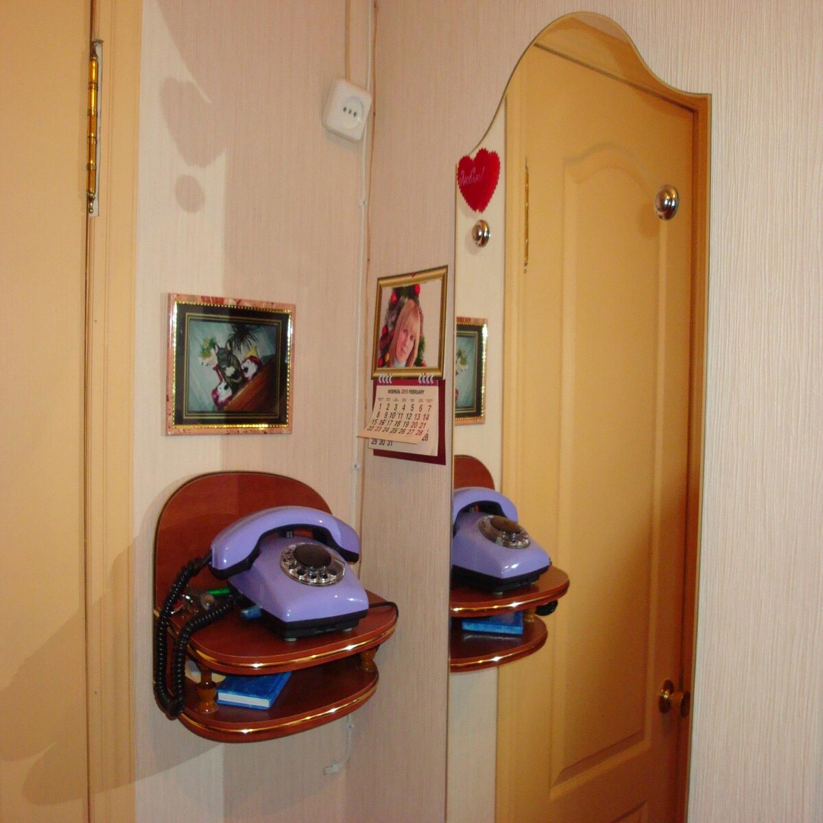 Примерно так выглядел телефон в квартире Сергея Ивановича