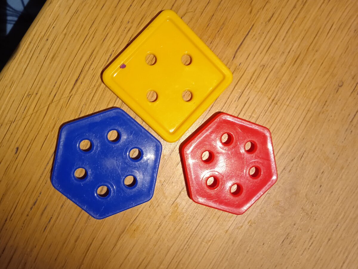 "Пуговицы" для развития навыка шнурования