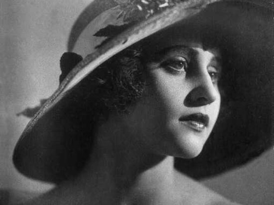 Вера Холодная