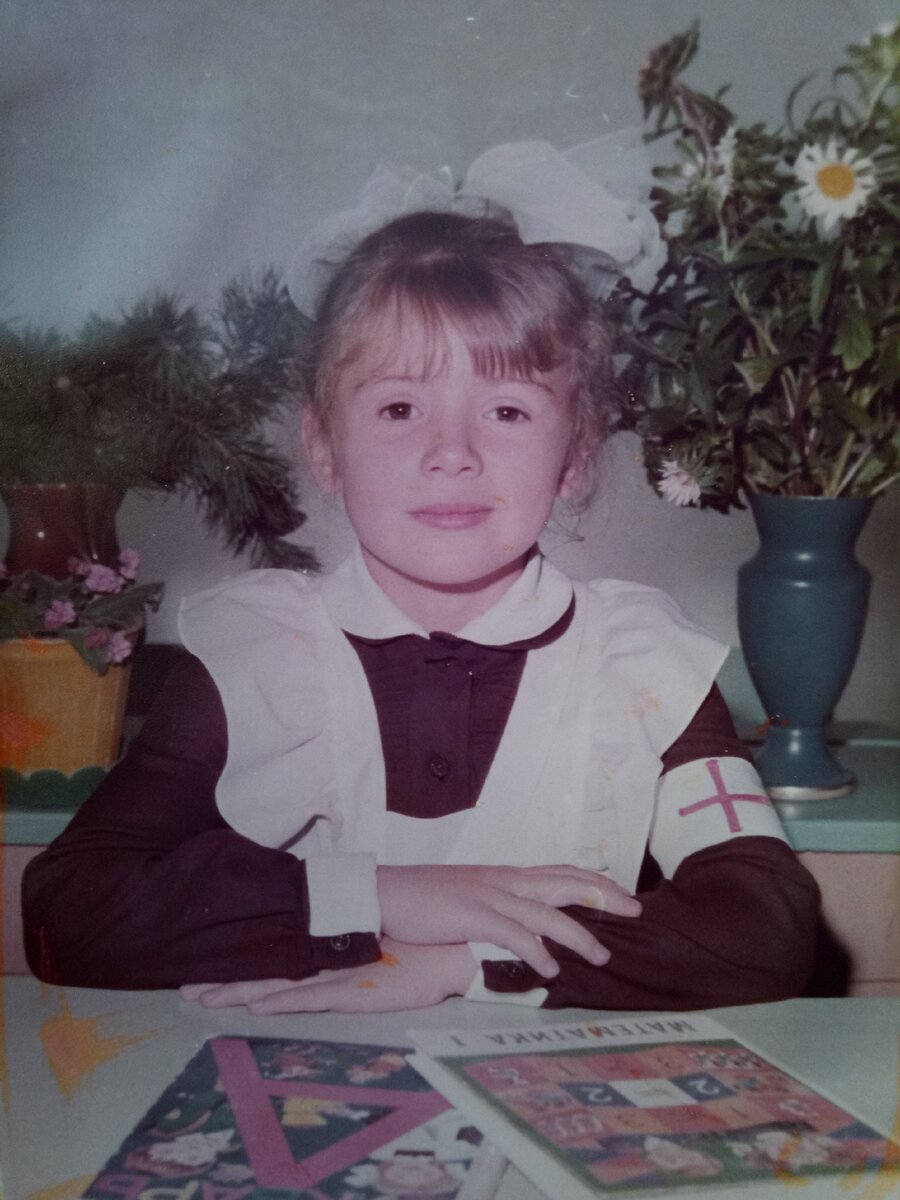 Повязка представителя санпоста добавляет статуса.