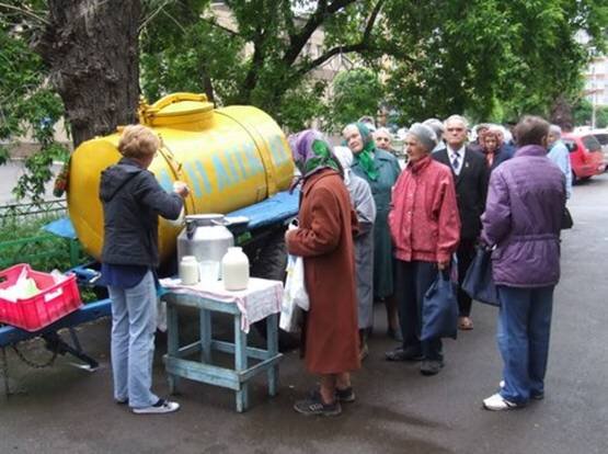 Молоко из бочки было дешевле, чем в магазине