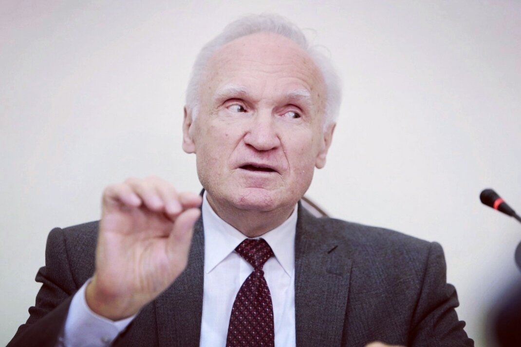 Алексей Ильич Осипов — учёный-богослов, педагог и публицист, доктор богословия, Заслуженный профессор Московской духовной академии, апологет, проповедник, писатель, православный катехизатор.