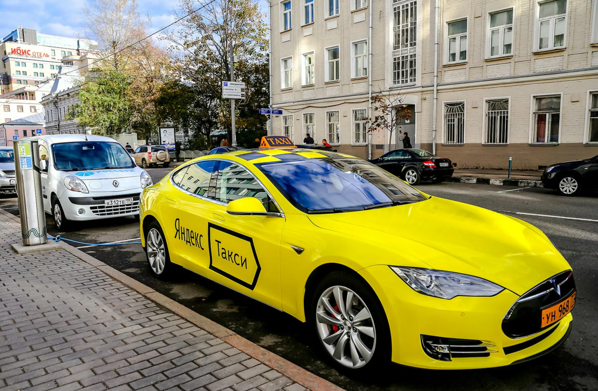 Машина для такси 2023. Порше Панамера такси.
