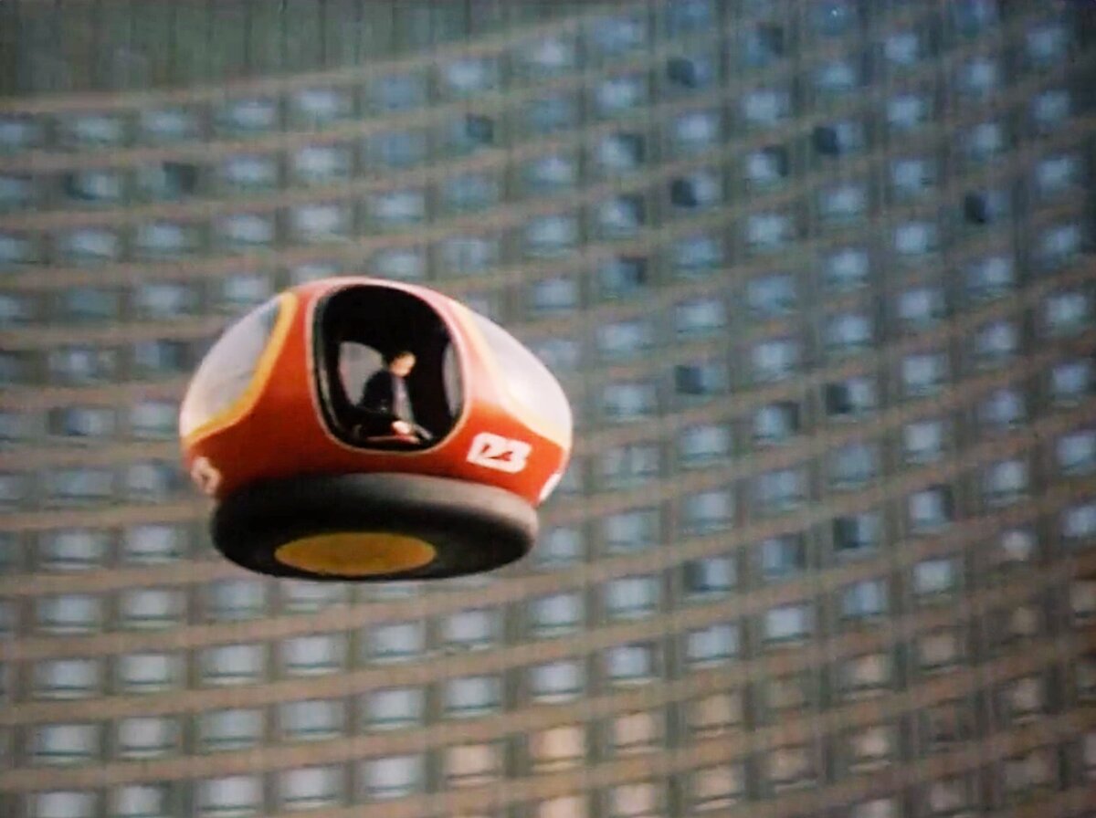 Кадр из т/ф «Гостья из будущего», режиссёр Павел Арсенов, 1984 год.