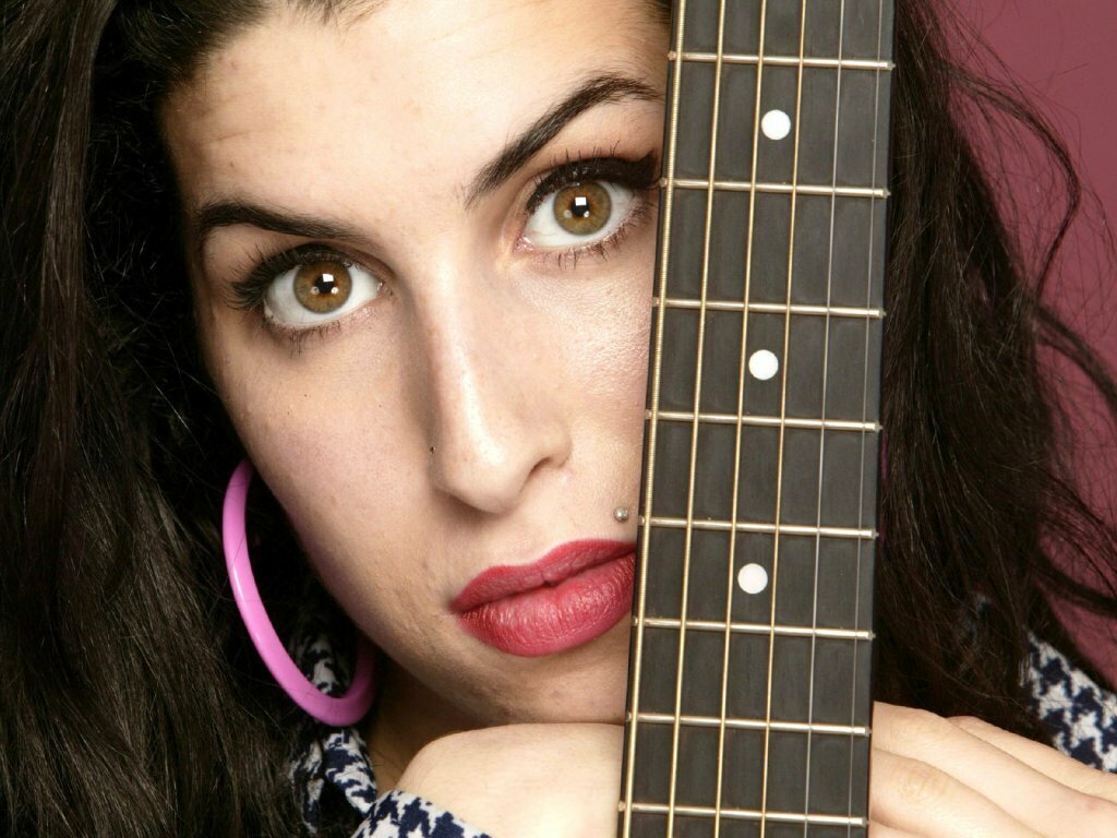 Amy Winehouse. Источник https://altwall.net