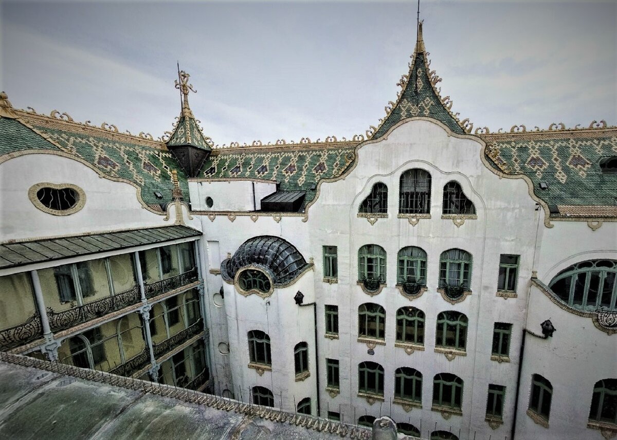 Будапешт, здание Венгерского геологического института, построенное Оденом Лехнером в 1898—1899 годах