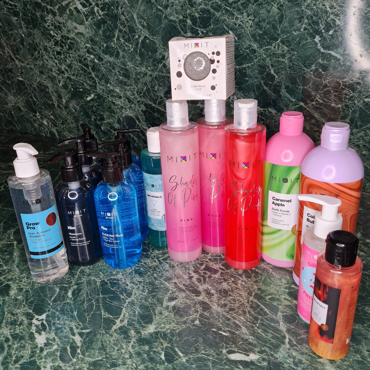 Мои обновлённые средства для ванны от "Мixit".  Заказываю сразу много, на всю семью.