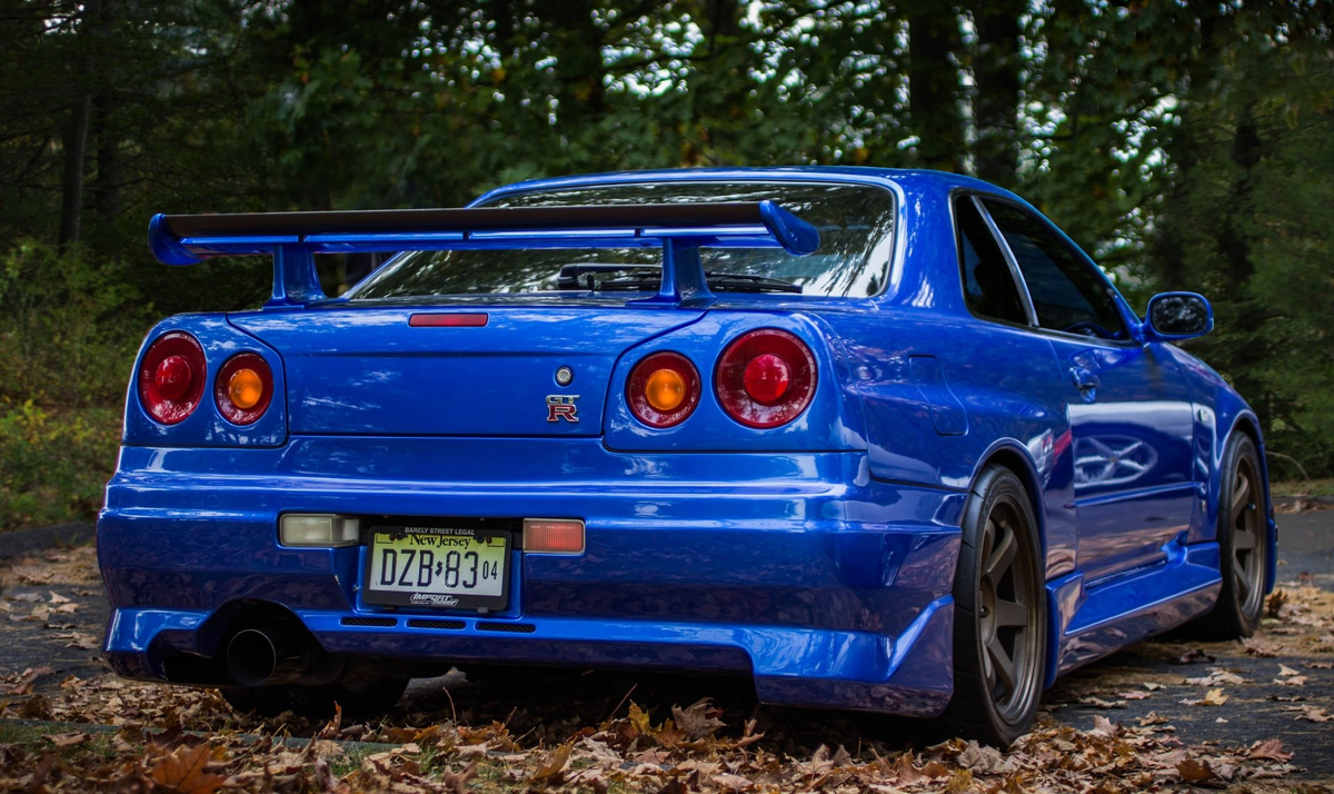 На фото Nissan Skyline R34 GTR