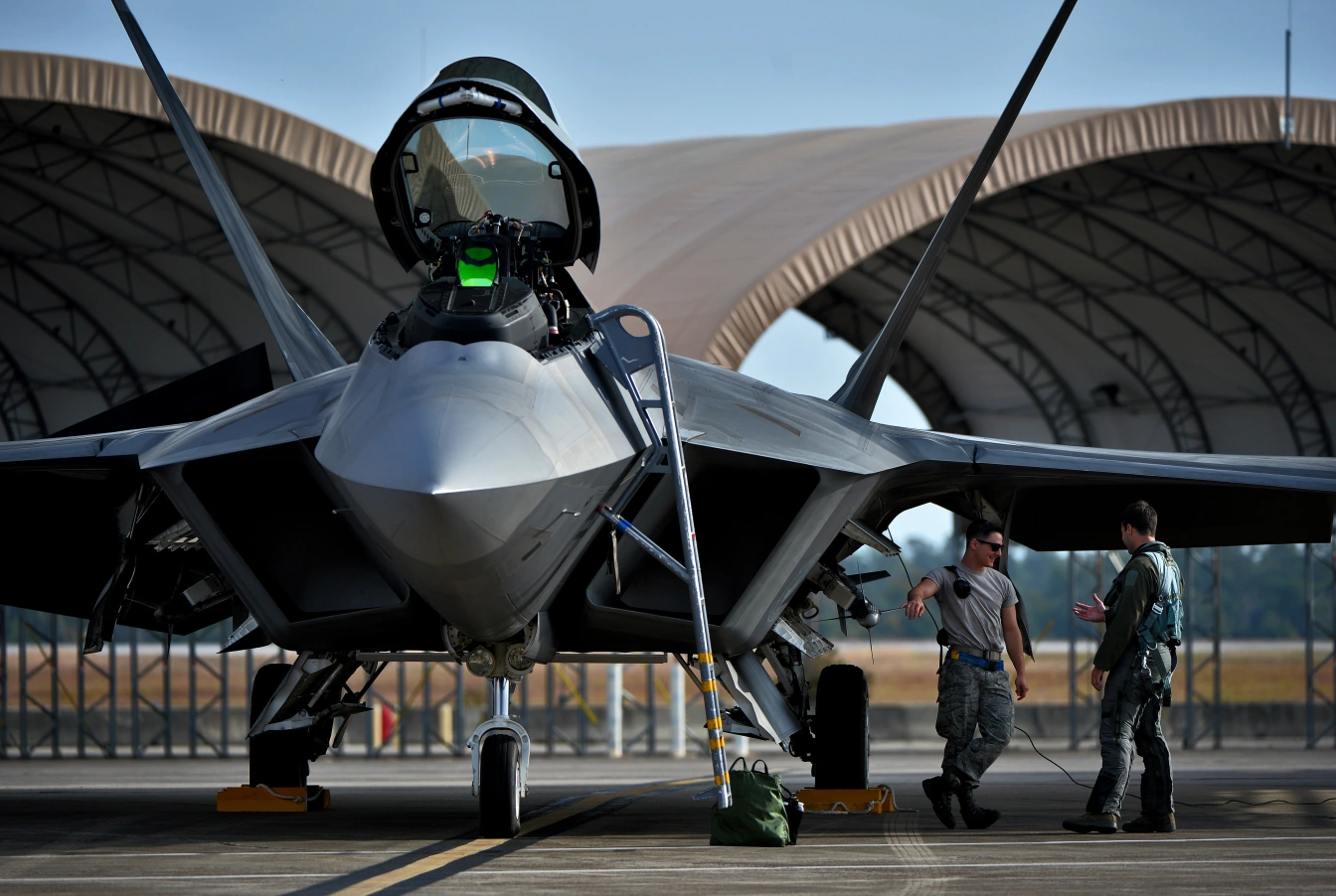 Дело было не в бобине: неужто истребитель F-35 ВВС США стал жертвой феминизма?0