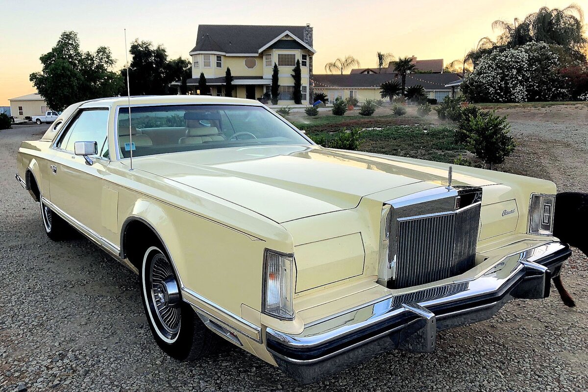 Lincoln Continental Mark v