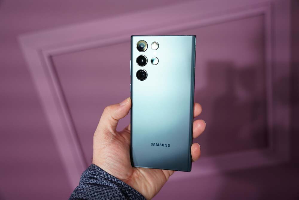 дизайн смартфона Samsung Galaxy S22 Ultra