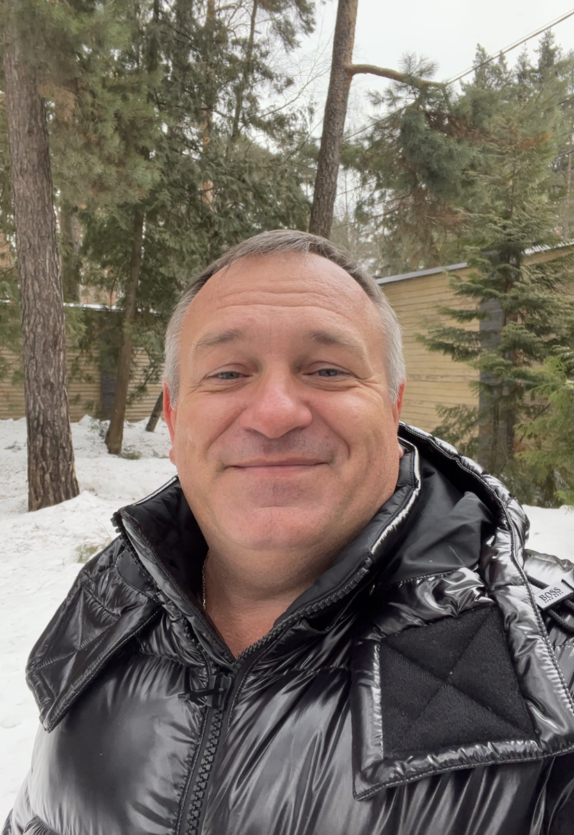 Автор и исполнитель Сергей Степанов.