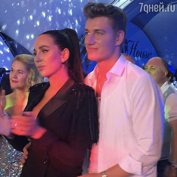    Алексей Воробьев и Наталья Зубарева Социальные сети