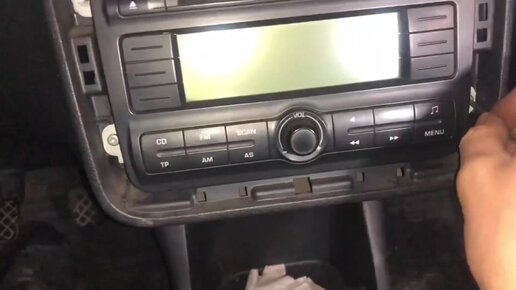 Как снять штатную магнитолу со шкоды Снятие и установка автомагнитолы Skoda Octavia