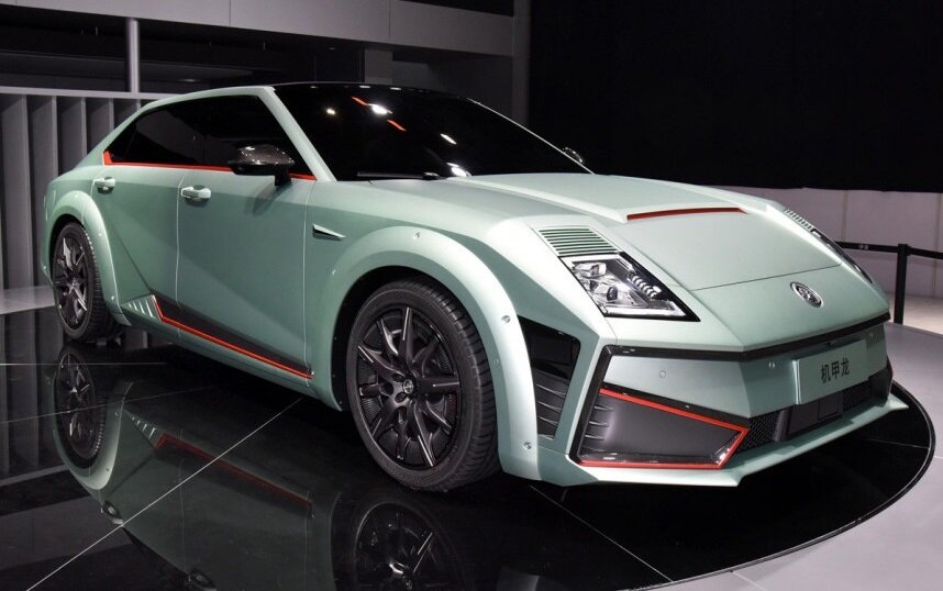 На фото: Фастбэк Saloon Mecha Dragon на автосалоне в Гуанчжоу