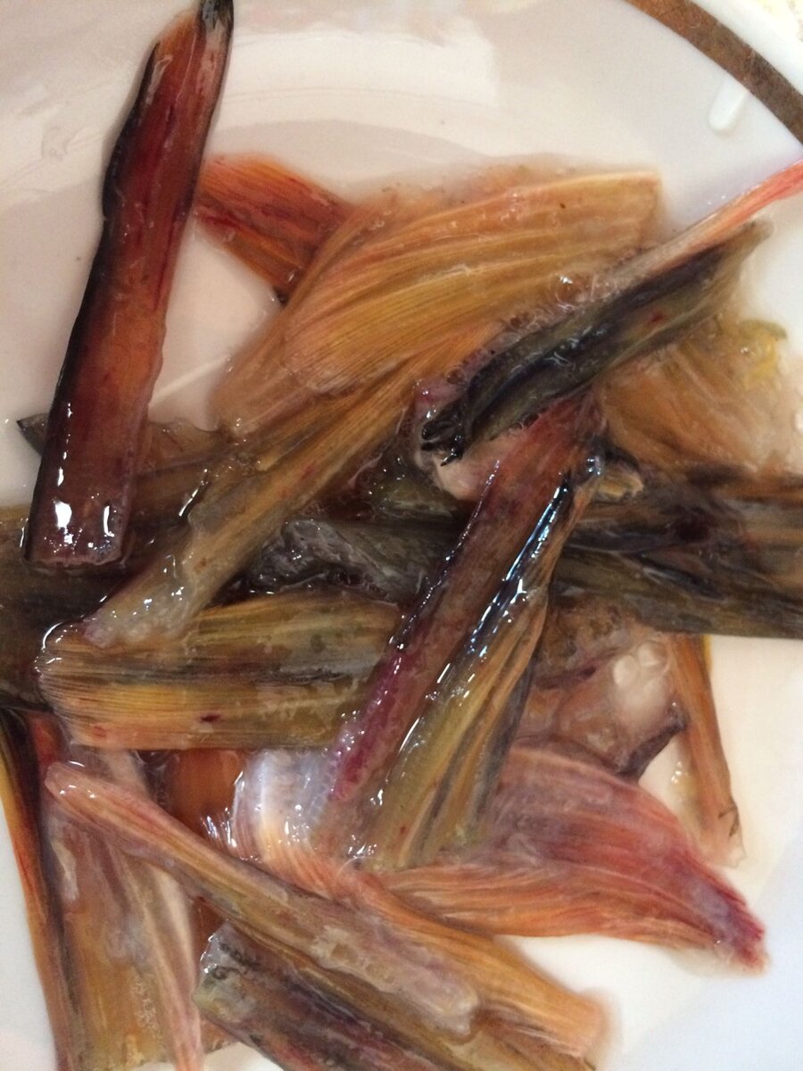 Хвосты, плавники и головы - в уху