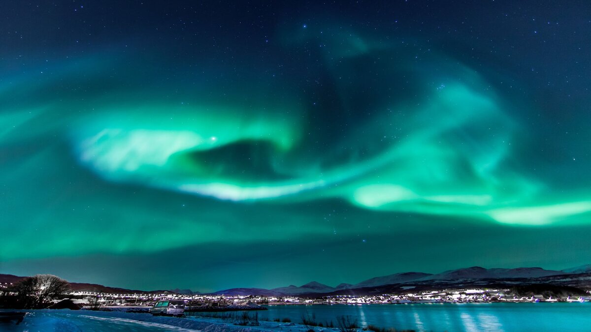 Северное сияние, источник фото - сайт https://clck.ru/32ndr3