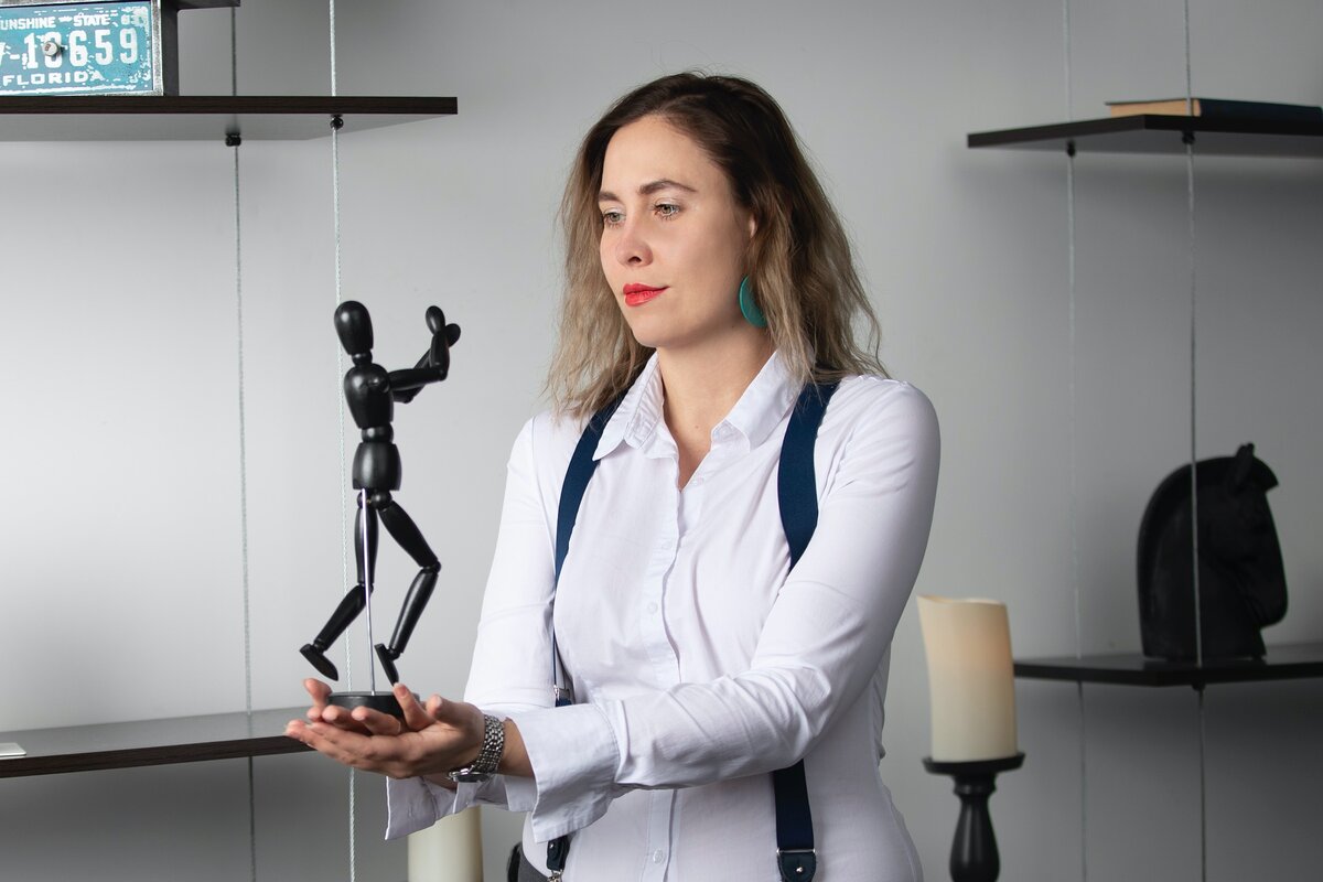 Обманывать покупателей не надо, зато можно слегка подтолкнуть их к покупке. Особенно если уверены в качестве своего товара и его нужности для клиента.