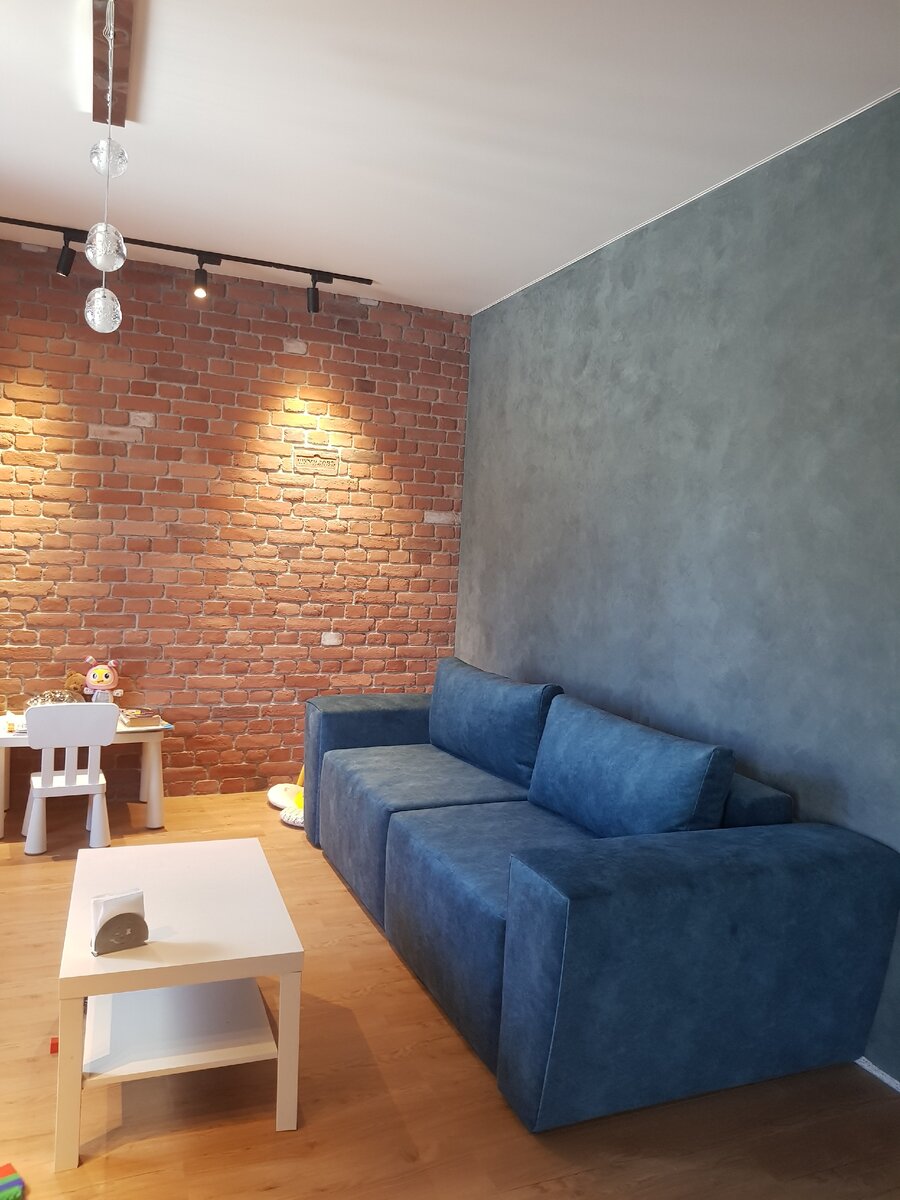 Гостиная зона. Столик временный. 